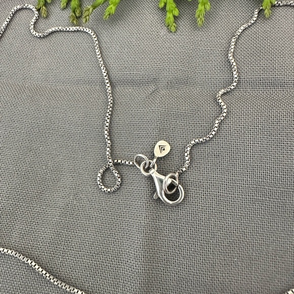 Silpada Elegant sterling Silver 925 Teardrop Necklace - Picture 3 of 4